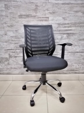 Кресло Barneo K-138 для персонала (черная ткань черная сетка) в Урае - uray.mebel-74.com | фото
