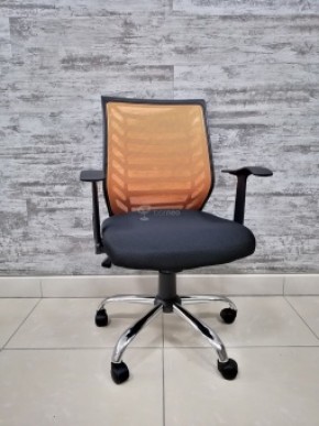 Кресло Barneo K-138 для персонала (черная ткань оранжевая сетка) в Урае - uray.mebel-74.com | фото